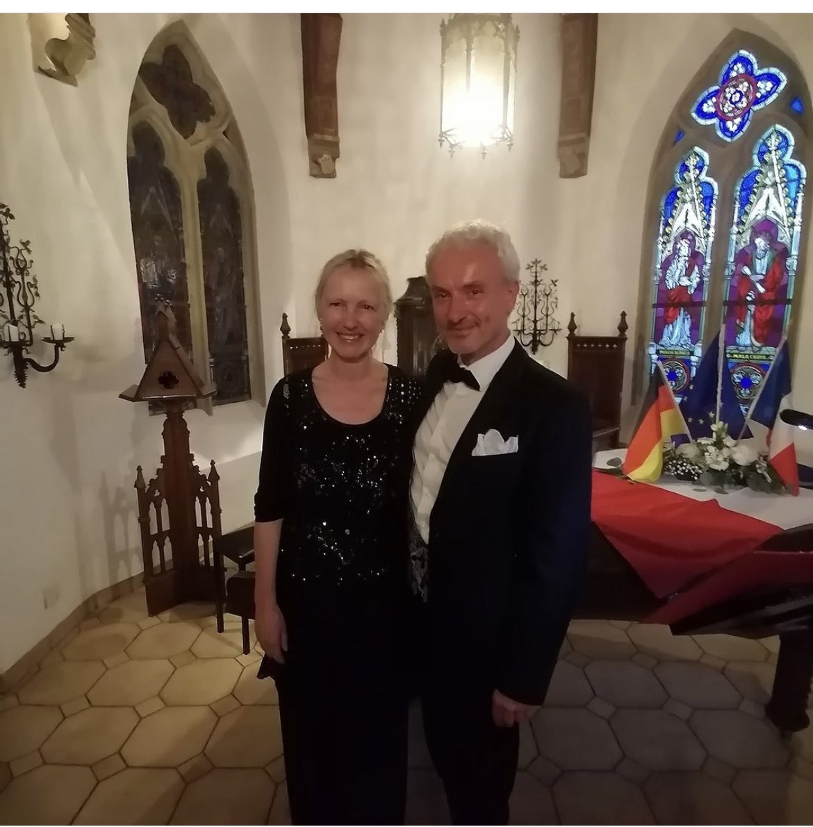 Reichsburg's tweet photo. "La vie en rose" mit Andreas Barth und Eva Herrmann - Wir sagen Danke und Merci!!!

Mit freundlicher Unterstützung der Sparkasse Mittelmosel @sparkasseemh und Lotto Rheinland-Pfalz @lotto_rlp fand am Samstag, den 24.06., anlässlich des 200. Geburtstages des Wiedererbauers der https://t.co/LXg8jz8ttJ