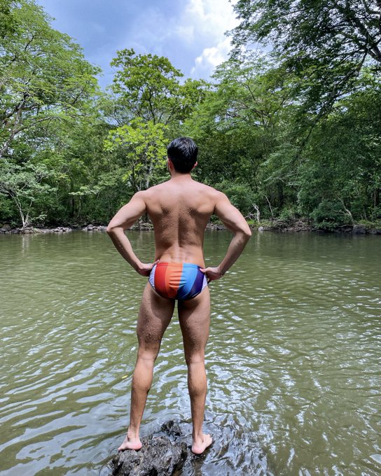 I know... It's better naked, but how wonderful nature is 💦 https://t.co/VKX6FAyO7D