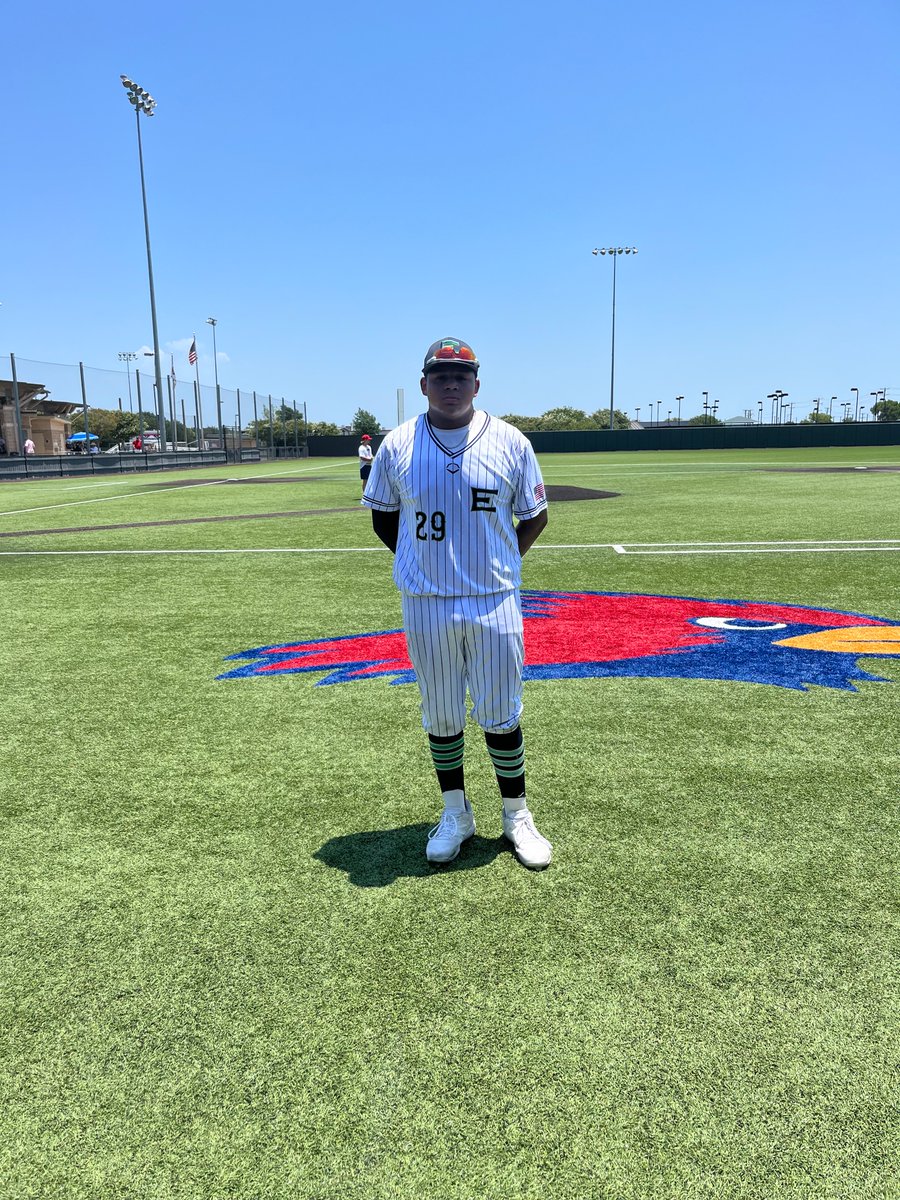 #DFWShowdown F: @NTX_ELITE McCrummen 11, GPS Legends 15U Pettit 9 PoG: @Izz0Martin 2-4, 2B, RBI, R