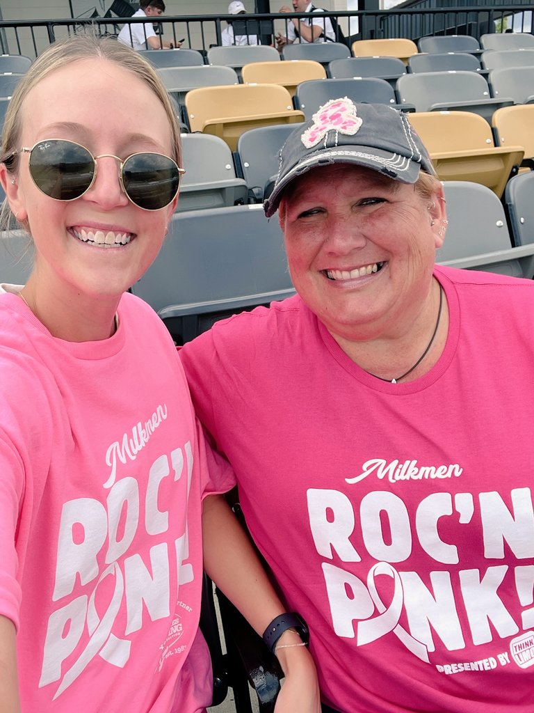 LisaGra87313235's tweet photo. Go Milkmen! #tjcclock https://t.co/IMPtkbPdxm