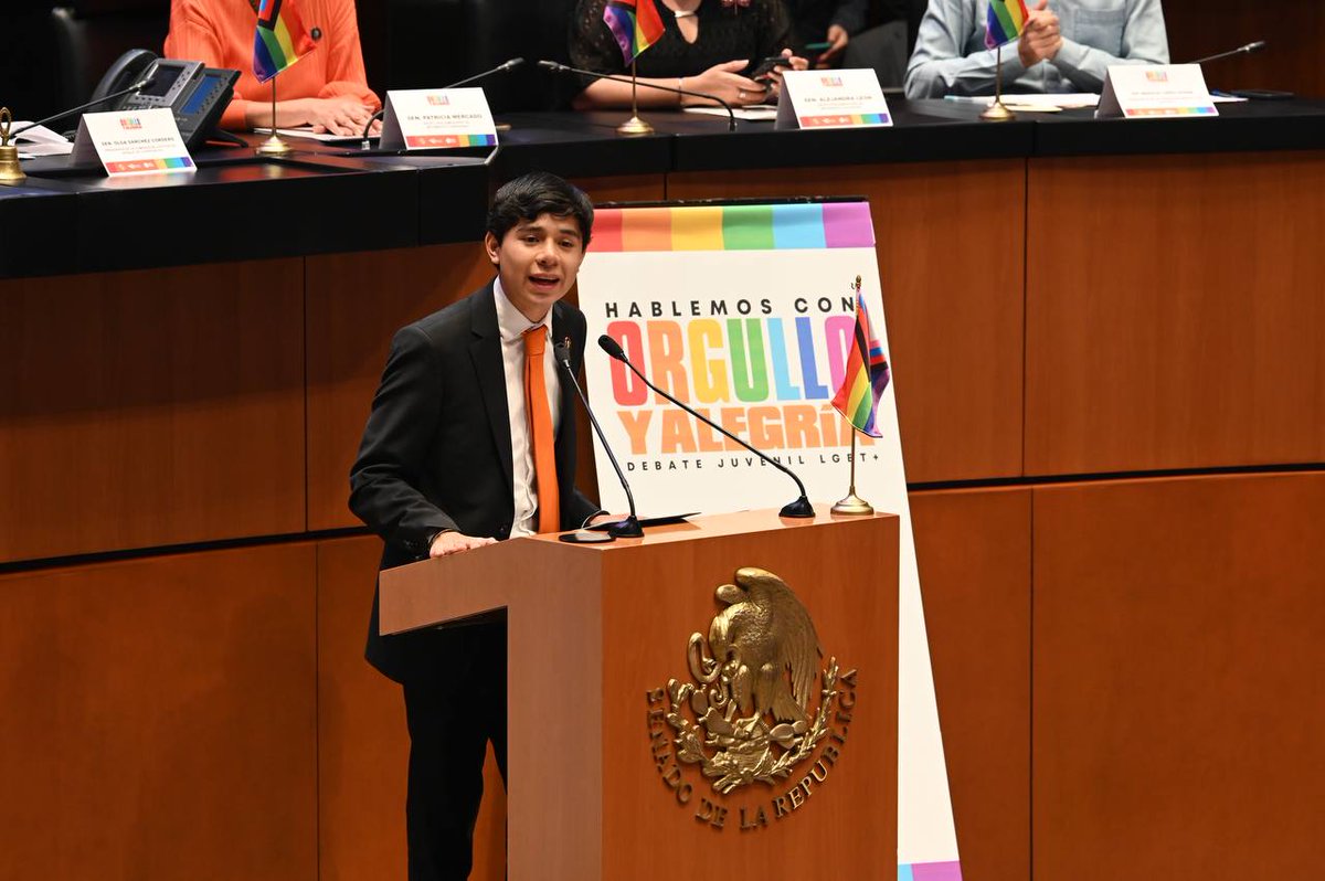 En <a href="/MovCiudadanoMX/">Movimiento Ciudadano | Movimiento Naranja</a> trabajamos por un futuro donde el odio y la discriminación sean cosas del pasado. Por eso reconozco el extraordinario esfuerzo de la <a href="/BancadaNaranjaS/">Bancada Naranja 🔸S</a>, junto a la organización civil <a href="/LGBTrightsmx/">LGBT+ Rights Mexico</a>, al impulsar el primer Debate Juvenil LGBT+.