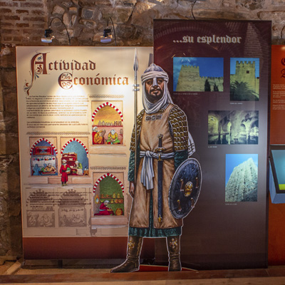 Sumérgete en la fascinante historia de Cáceres en el Centro de Interpretación de las Tres Culturas de la Torre de Bujaco. Este impresionante conjunto patrimonial y arqueológico te invita a explorar los elementos más destacados de la ciudad, incluyendo

bit.ly/3oo5OZu