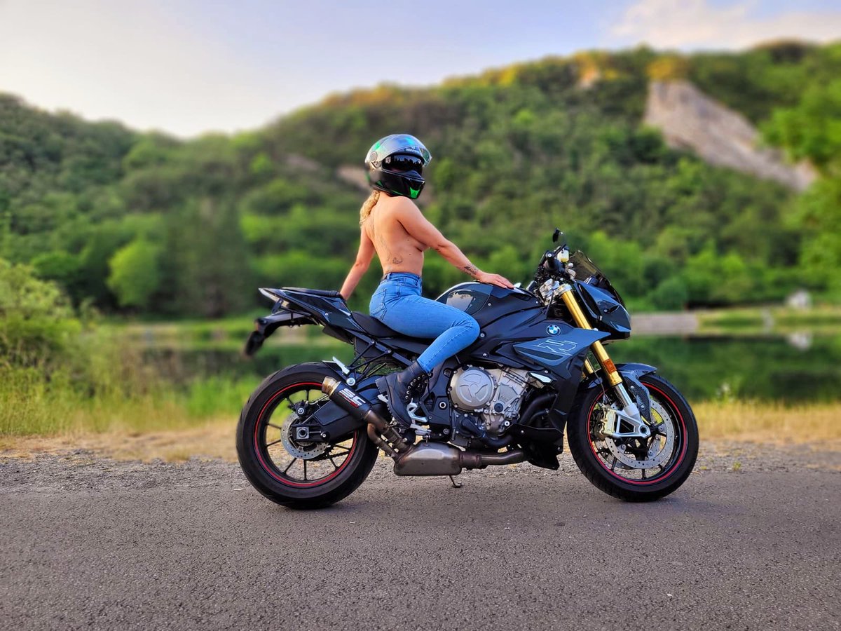 Feline_lg's tweet photo. Maybe some women aren't meant to be tammed.Maybe they just need to run free until they find someone just as wild to run with them.#bike #bikeporn #backpackgirl #bmw #bmws1000r #s1000r #booty #peach #sexychick #motorchick #girlsandbikes #sexy #bmwk47 #bmwbikes #k47 https://t.co/BWhkxbRLGx