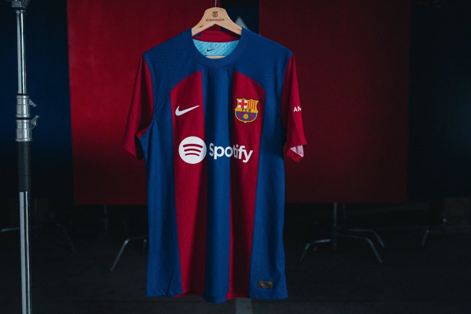 🎁 SORTEO NUEVA CAMISETA FC BARCELONA 23/24‼️

👉🏼 Para participar:

1️⃣ Seguir a <a href="/marc98martinez/">Marc Martikez</a> | <a href="/Ctinfo_17/">Ctinfo_17</a> | <a href="/Polyccio8/">Pol Alonso 🎙</a> 
2️⃣ Dar RT al tweet

⚠️ El ganador se anuncia el 30 de junio.

✈️ Envíos a todo el mundo.

🍀 ¡Mucha suerte a todos!