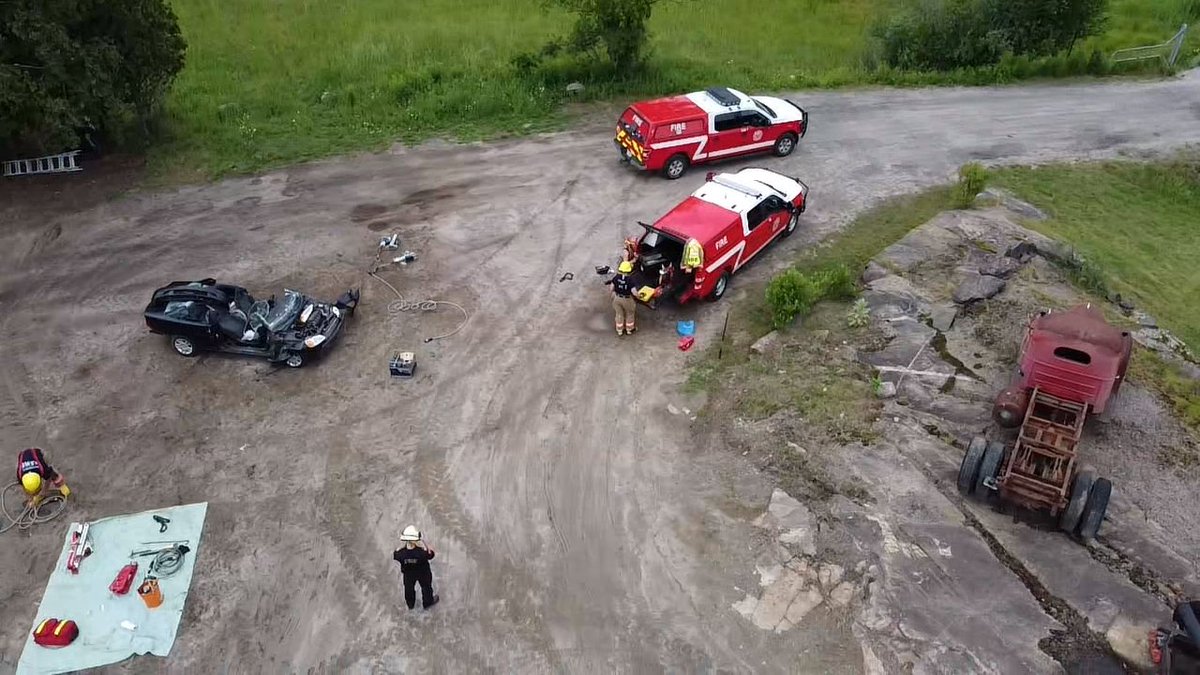 MuskokaLakesFD's tweet image. Saturday training also included some quick auto extrication skill sets and reps for our new hires.

 #hurstrescue #autoex #NFPA1006 #RescueReady