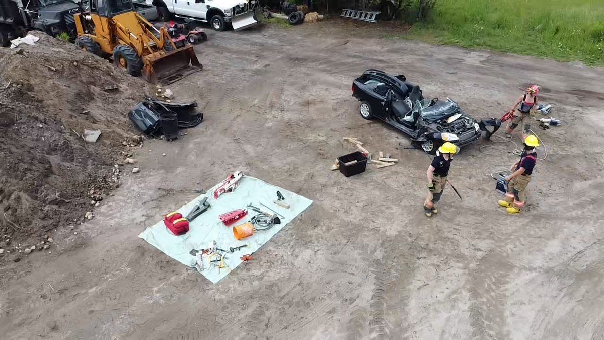 MuskokaLakesFD's tweet image. Saturday training also included some quick auto extrication skill sets and reps for our new hires.

 #hurstrescue #autoex #NFPA1006 #RescueReady