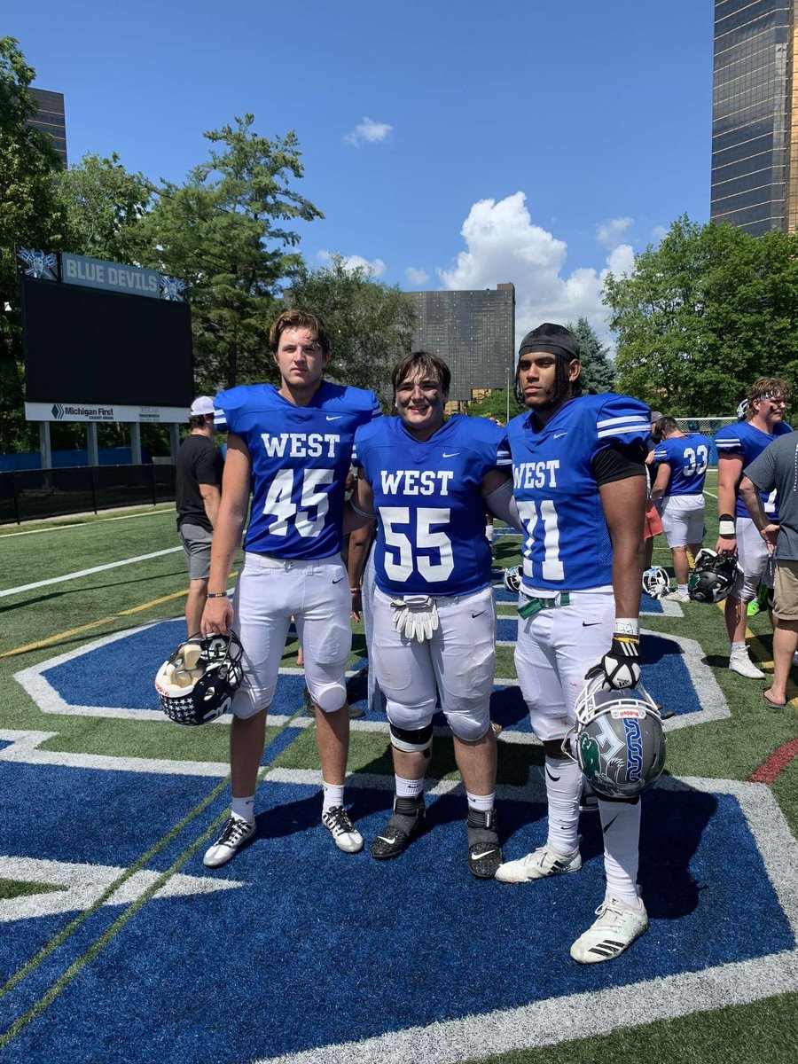 CalvinKnightsFB's tweet photo. Calvin Football was well represented this weekend! The future is bright! #GoKnights ⚔️ https://t.co/SuOlNYXK9V