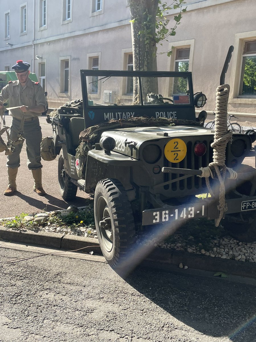 1erSpahis's tweet image. Le week-end des portes ouvertes du régiment s’est clôt ce soir. Merci aux milliers de visiteurs d’être venu nous découvrir au 1er #Spahis, au quartier Baquet.
Rendez vous dans les deux années pour de nouvelles démonstrations, aubades, et des ateliers de ne partenaires 🇫🇷