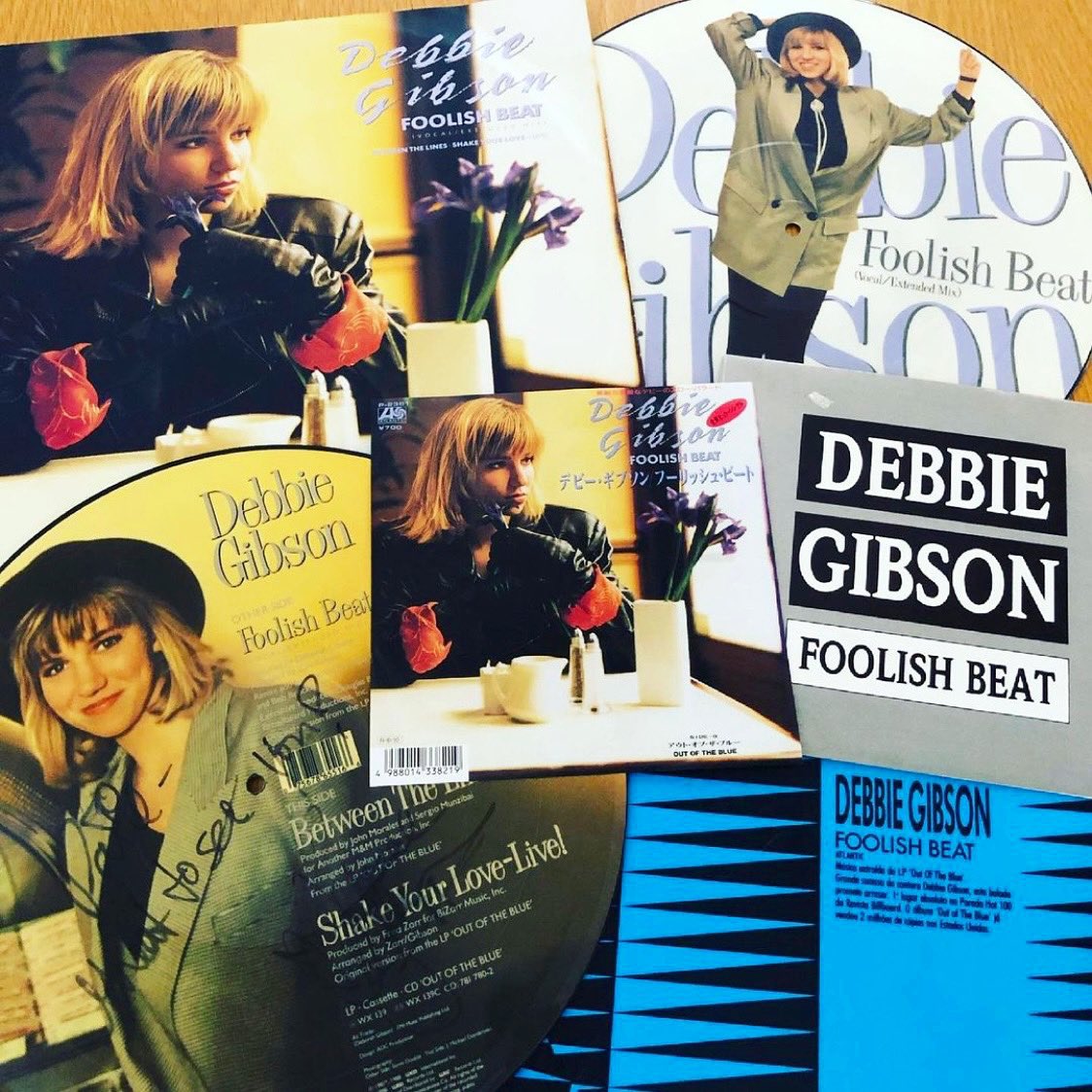 For the week ending June 25, 1988, Debbie Gibson hit #1 on the #billboardhot100 chart with Foolish Beat. It was the longest running #1 song on my weekly chart in the 80s, 24 wks.

#debbiegibson #deborahgibson #foolishbeat #foolishbeat35 #justafoolishbeatofmyheart #todayinpopmusic