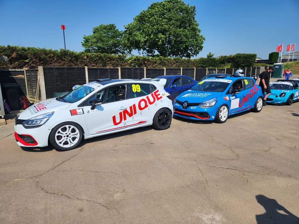 Successful recent trip to Snetterton with @unique_racing_uk Clios. 

2nd &amp; 7th in class in TDC &amp; 2nd &amp; 3rd overall in TDT, awesome racing on grids of over 30 cars

It's been great to have been a part of their journey since 2021.