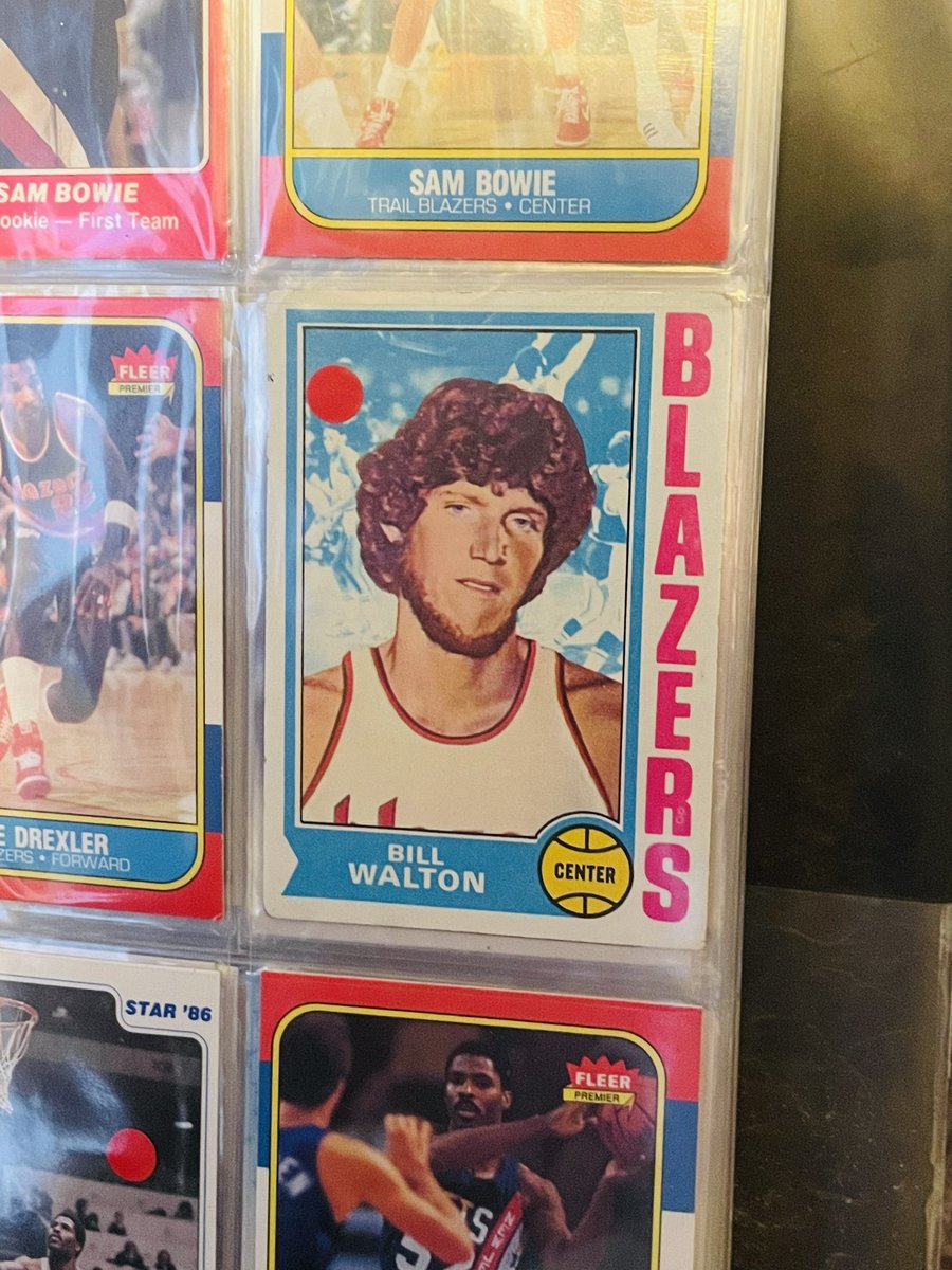 MichaelLindste1's tweet photo. @ErichWalter Hereโs 3 #BinderSwag favorites
Bill Walton RC - love the coloring and was my grandfathers favorite player
Edgar Martinez RC - superb pornstache, and one of my childhood idols
Marcus Mariota Helmet - ducks elite helmet design with my ๐, canโt go wrong https://t.co/rJHVzwlHgU