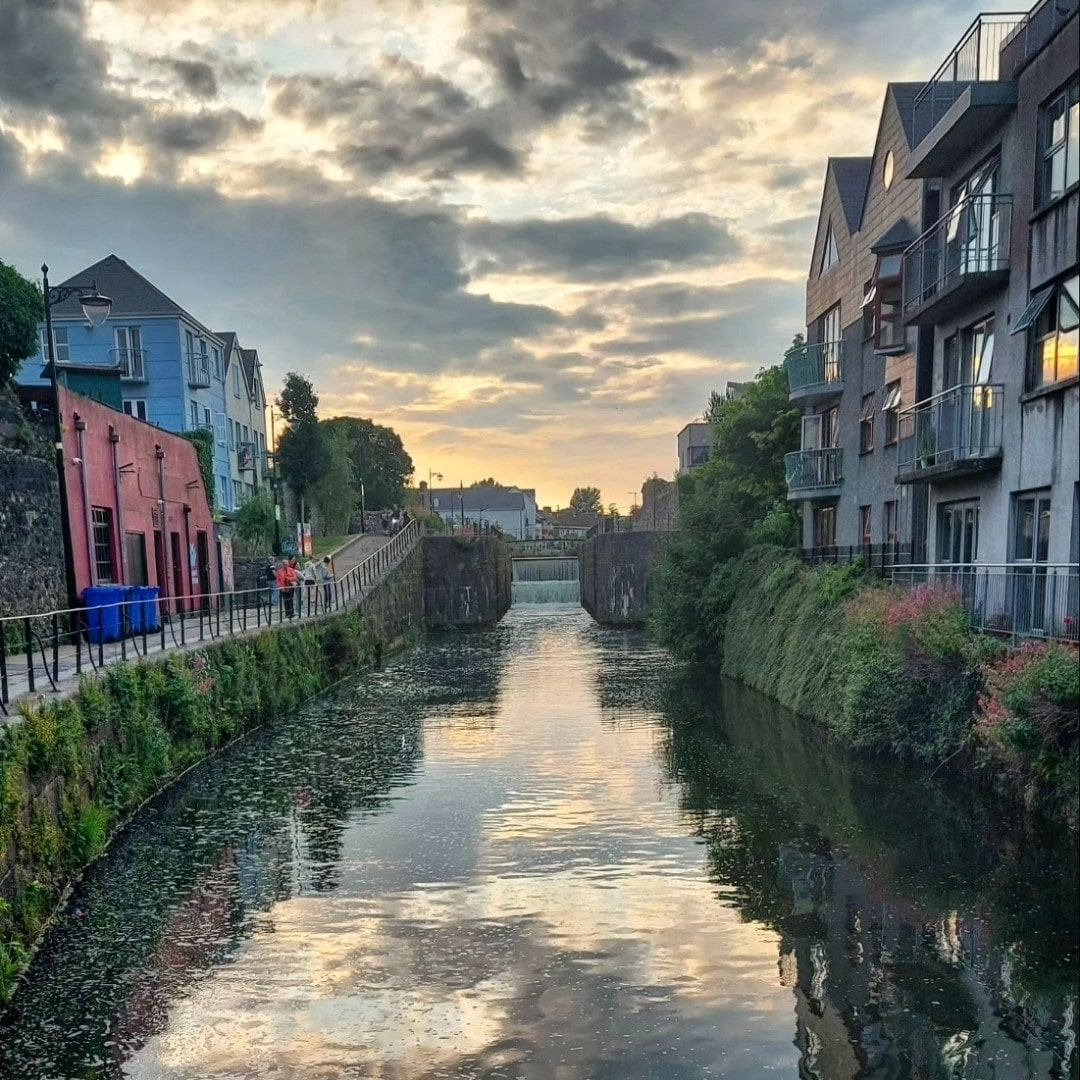 Another fun-filled weekend had of making memories... Goodnight from Galway! 🌅😍❤️

📸 Janine Shorrock
📍 Galway, Ireland

#CanalWalk #GalwaysWestEnd #Canal #LastLight #Colours #LoveThisPlace #LoveGalway #AmazingPlaces #BucketList #Galway #Ireland #VisitGalway