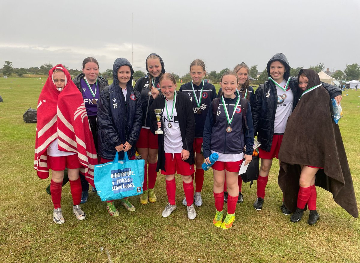 Positive performances from 10s Douglas, 12s McCafferty &amp; 12s Clelland this weekend.
Our 16s Reilly also had a great afternoon at the Hibs Festival finishing second in their group 👏🏼
Last games for many before the summer break ☀️ 

#DBDF🔴⚪️