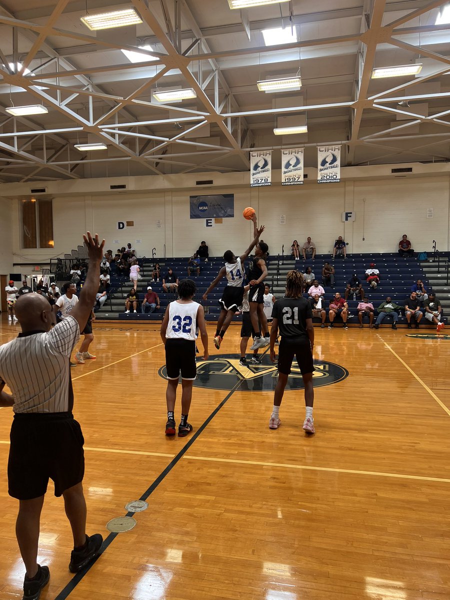 SAU Men's Basketball tweet media