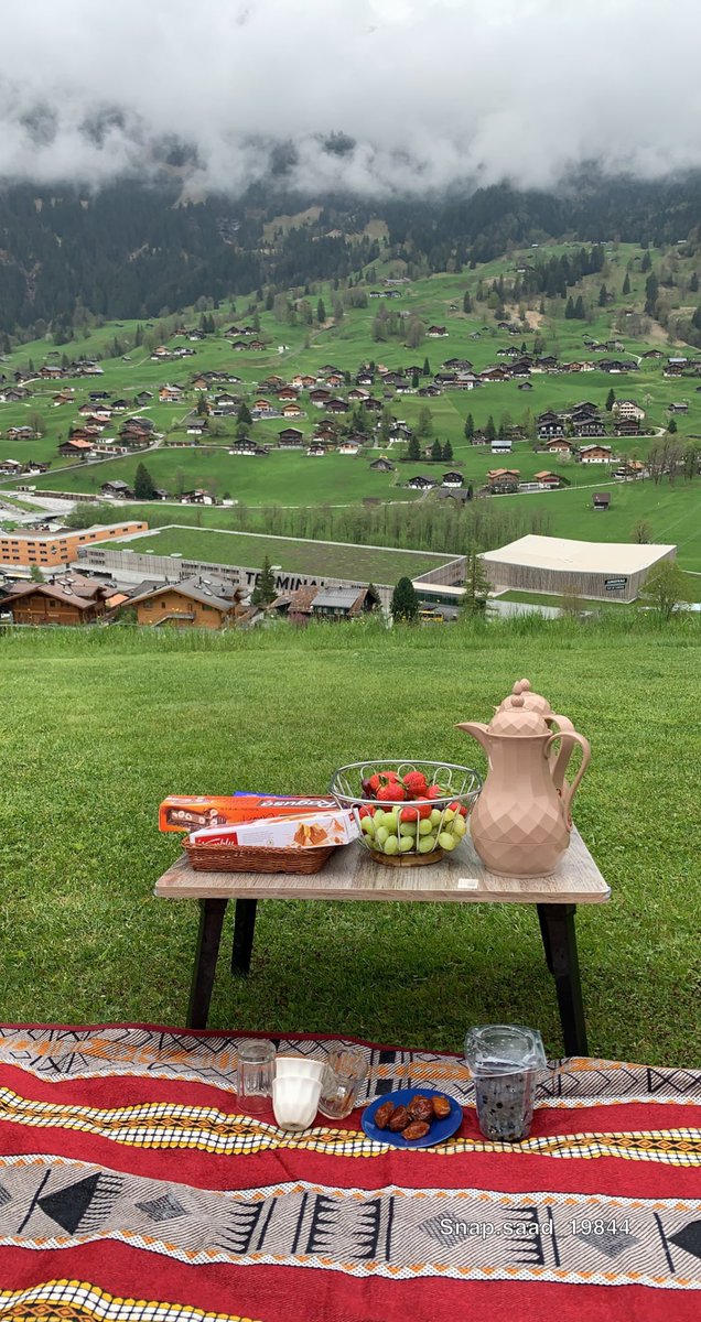Saadajaj's tweet photo. #سويسرا 🇨🇭 قرية جريندوالد الساحره 🥰

جلسه بجانب الكوخ و الأجواء لطيفه

أوكسجين طبيعي 🙏

https://t.co/H6WeLrIgk1 https://t.co/hbK2uLLVyt