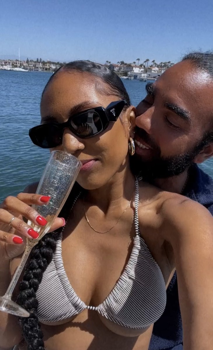 Devvvvnn's tweet photo. My belated birthday party was a success 🛥️ https://t.co/PDi5CnOdWp