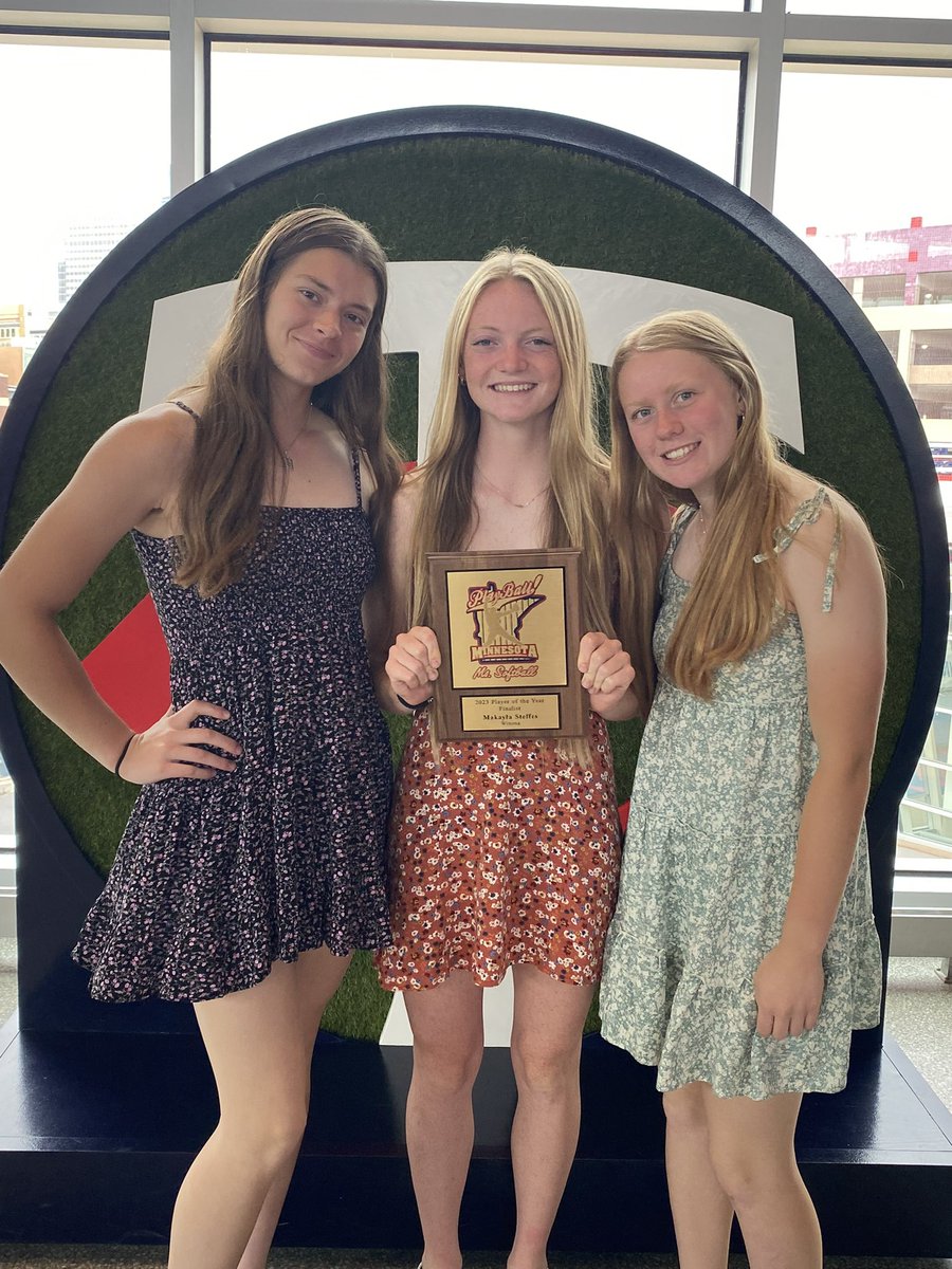 WinhawkSB's tweet photo. Congratulations to Makayla Steffes on being one of the finalist’s for MN MS Softball ( winner Jessa Snippes, Rosemount),award held at Target field!
What a season, and Career!!!#passion&amp;pride https://t.co/75J4MGpgQO