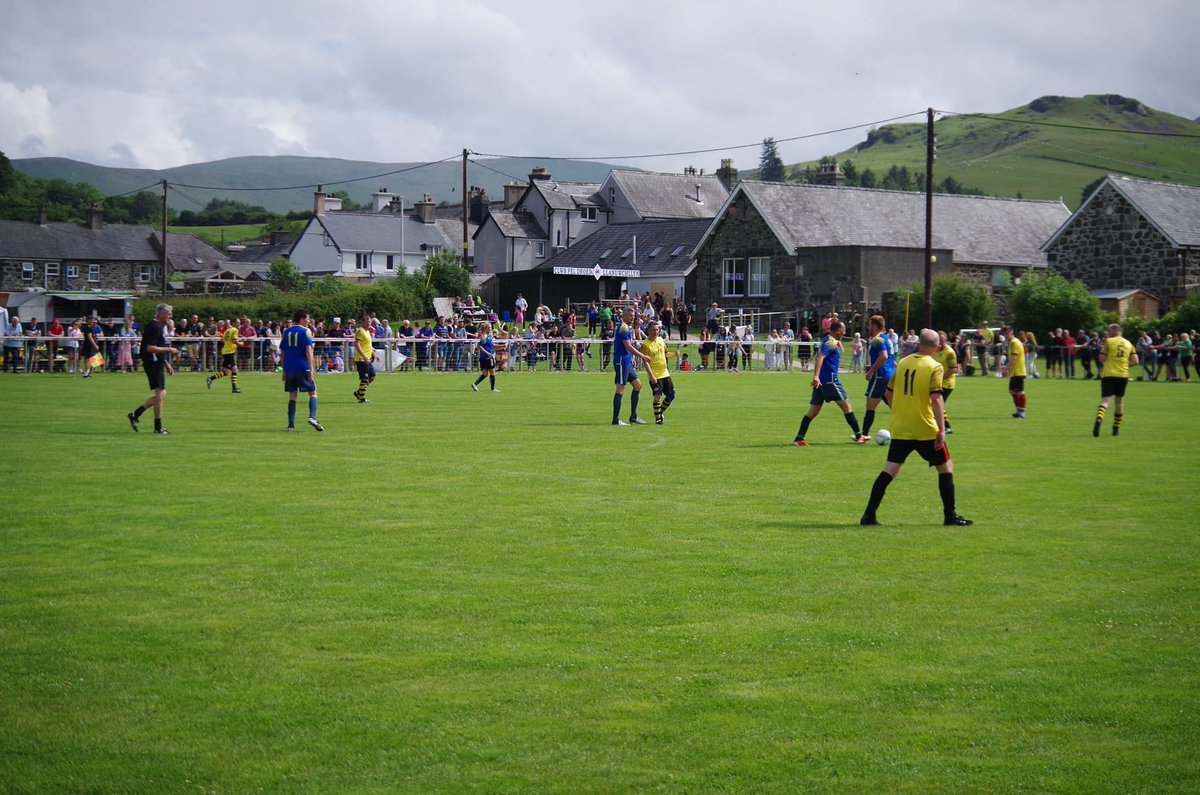 Diolch yn fawr iawn i bawb ddoth i gefnogi ni ddoe yn enwedig i dim y ser, 6-6 a’r ser yn curo ar gicau or smotyn! Diwrnod i’w gofio! #Ymlaen