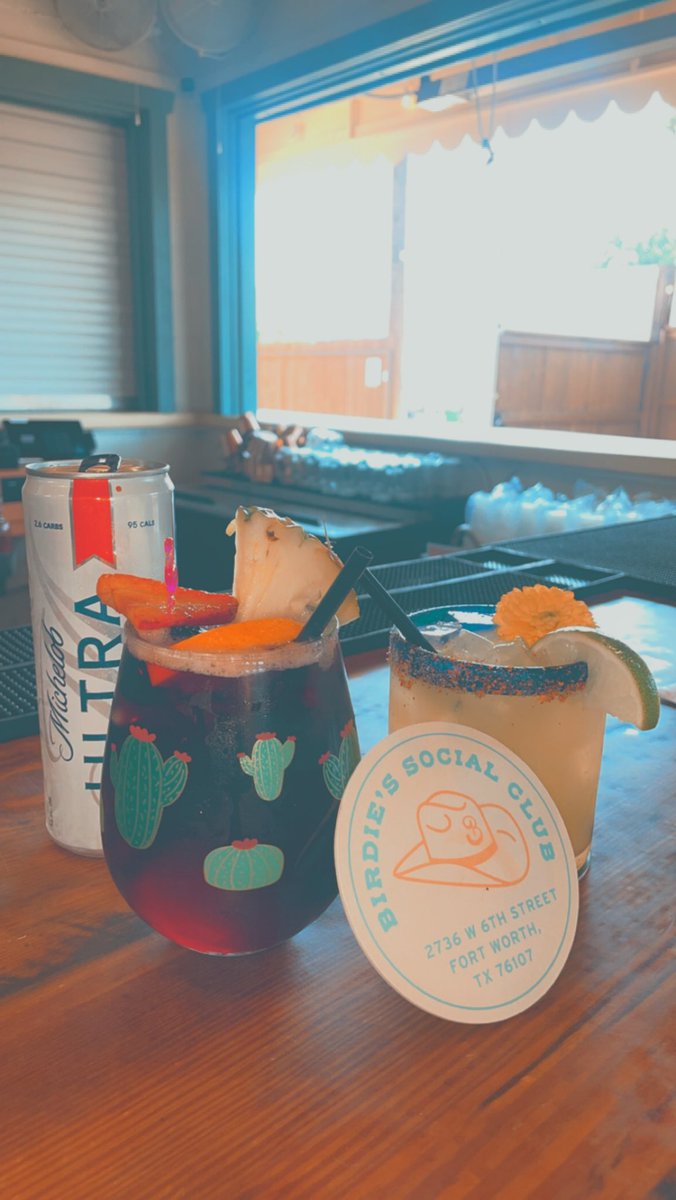 camrynbry's tweet photo. birdies social club was a vibe ✔️ #birdiessocialclubfortworth #fortworthtx https://t.co/vAYKoNzzlh