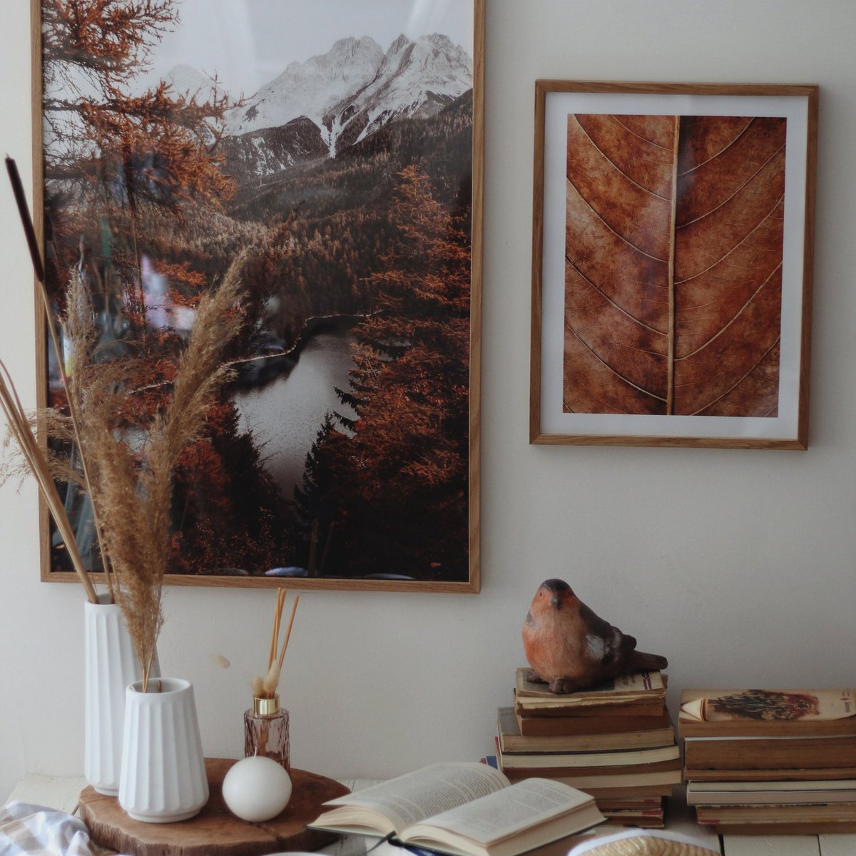 Do you change anything about your home's interior as the seasons change? This home is leaning into the autumn theme in all sorts of ways.

#stollrealestate #sre #stollsells #realtor #realestate #chicagorealestate #andrewstollteam #realestateagent

'Our... facebook.com/52780338733141…