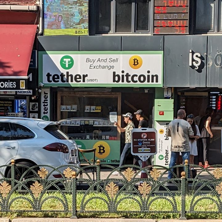 BitcoinNewsCom's tweet photo. NEW: 🇹🇷 #Bitcoin exchange office in Istanbul, Turkey https://t.co/H4nZtNeDdV
