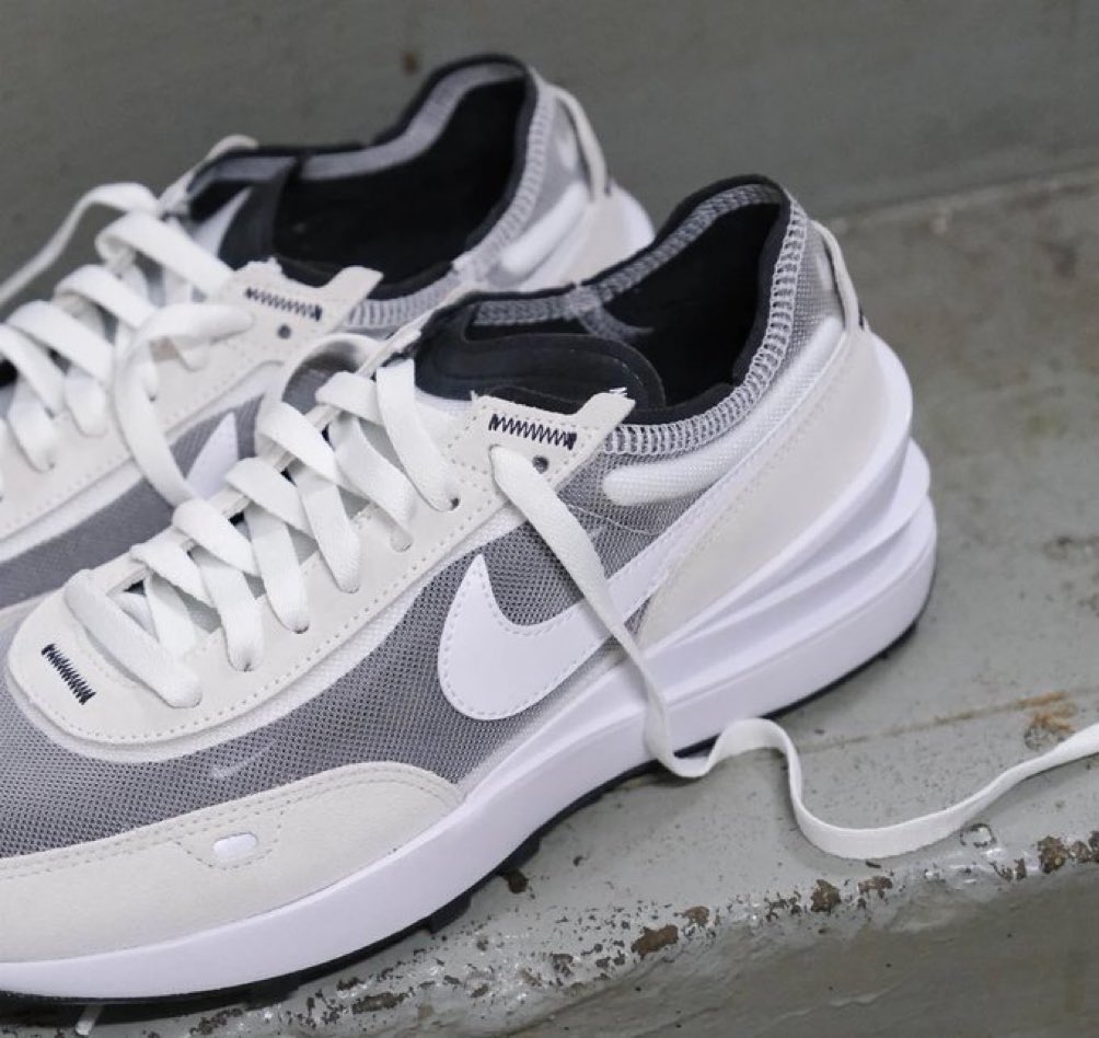 SNKR_TWITR tweet media