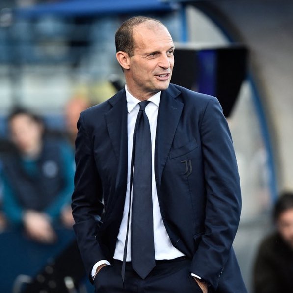 Massimiliano Allegri, Al Hilal'in yaptığı 3 yıllık sözleşme ve 20 milyon euro yıllık ücret teklifini reddetti.

Fabrizio Romano