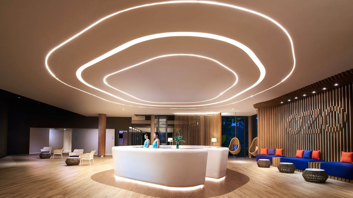 Thompsons Holidays tweet media