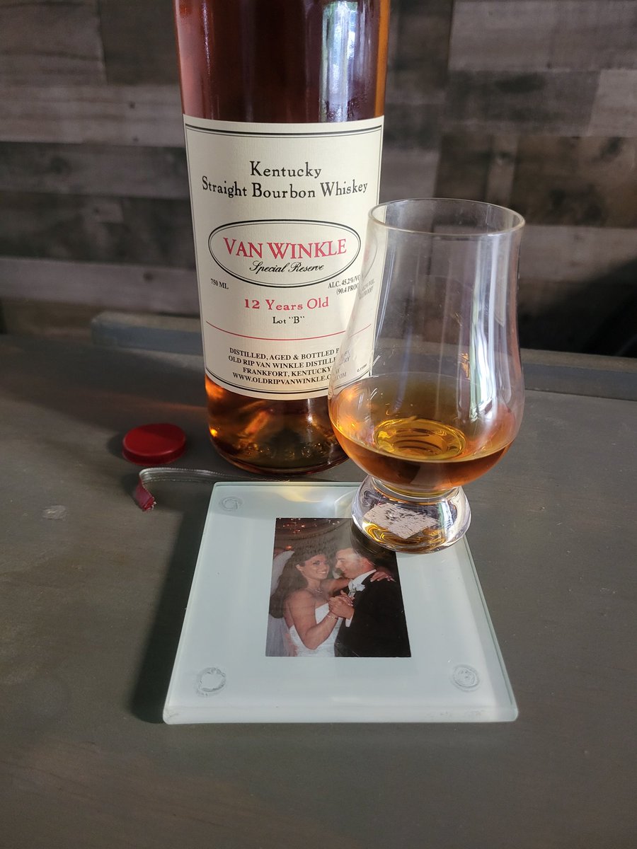 TJNeedsABeer's tweet photo. Time to break into my wifes Anniversary gift to me. 12 years married, 12 Year Van Winkle Lot B! #12YearsTogether #Pappy #VanWinkle #Bourbon #WhiskeyOfTheWeek https://t.co/MdkuutVCEI