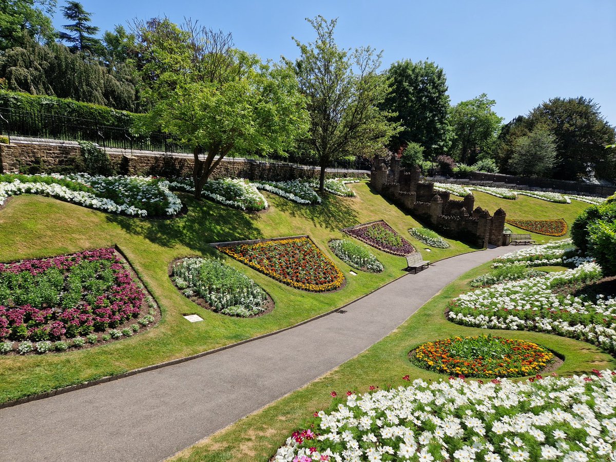 keithapearson's tweet photo. Spent the afternoon pottering around Guildford and, as usual, I ended up in a place that provided an inspiration for a story.
#APageInYourDiary https://t.co/v3bCp5kWGn