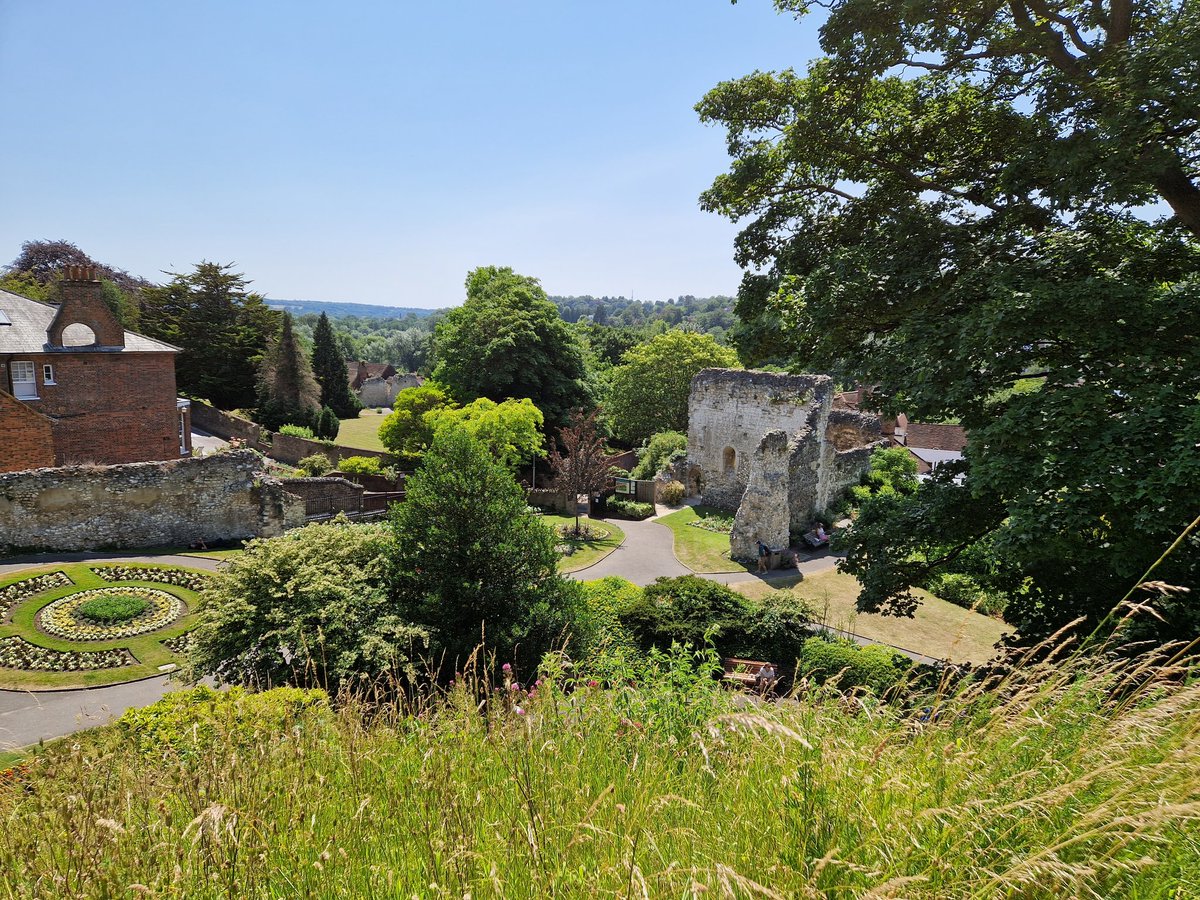 keithapearson's tweet photo. Spent the afternoon pottering around Guildford and, as usual, I ended up in a place that provided an inspiration for a story.
#APageInYourDiary https://t.co/v3bCp5kWGn