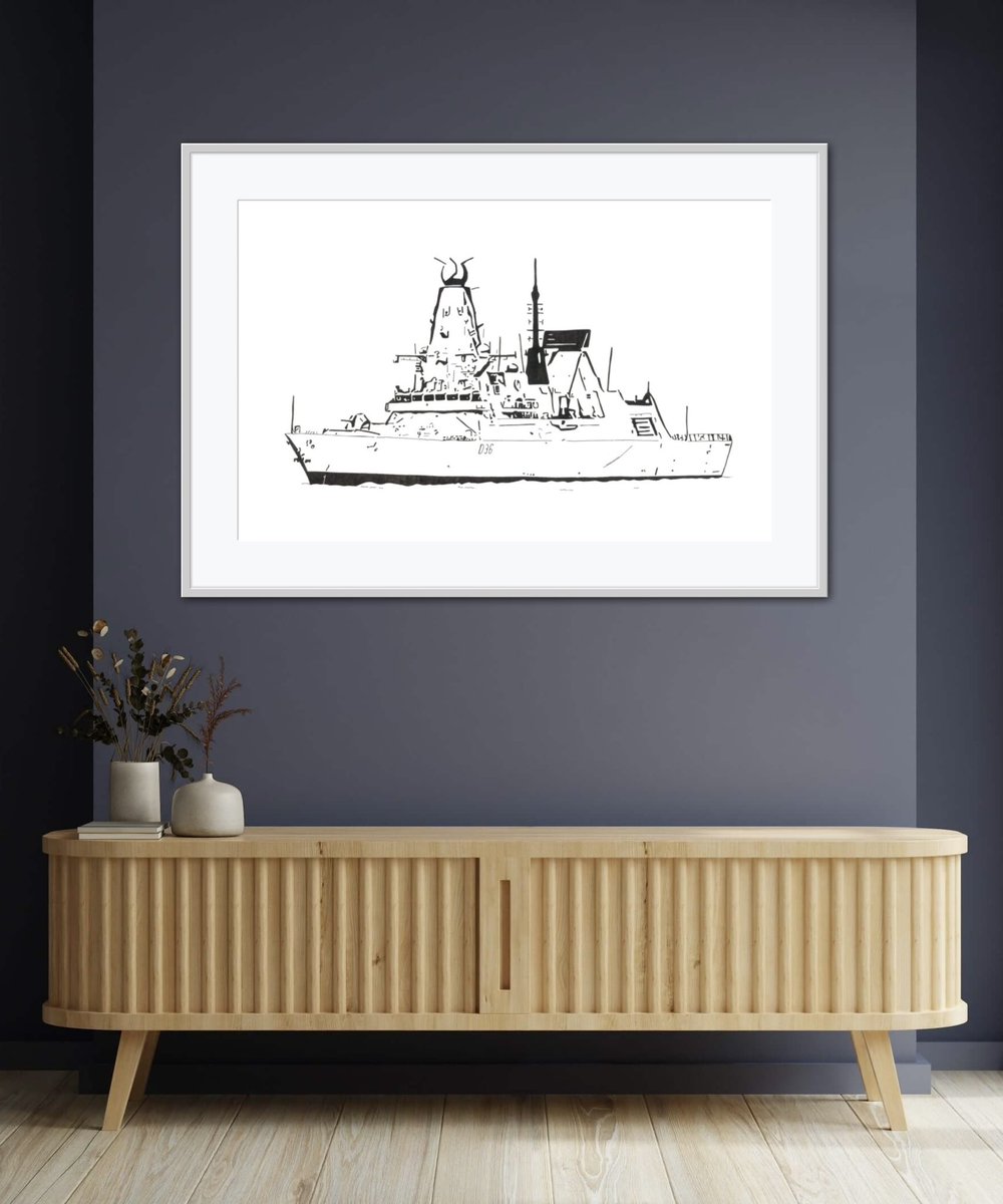 indigozuluink's tweet image. #HMSDefender made her #finalentry into @HMNBPortsmouth today ahead of her major refit. Friends and family turned out to give her a fantastic #homecoming ⚓️

If you’re looking for the perfect gizzit; why not purchase a print ▶️ royalnavyshop.co.uk/collections/pr…

@HMSDefender