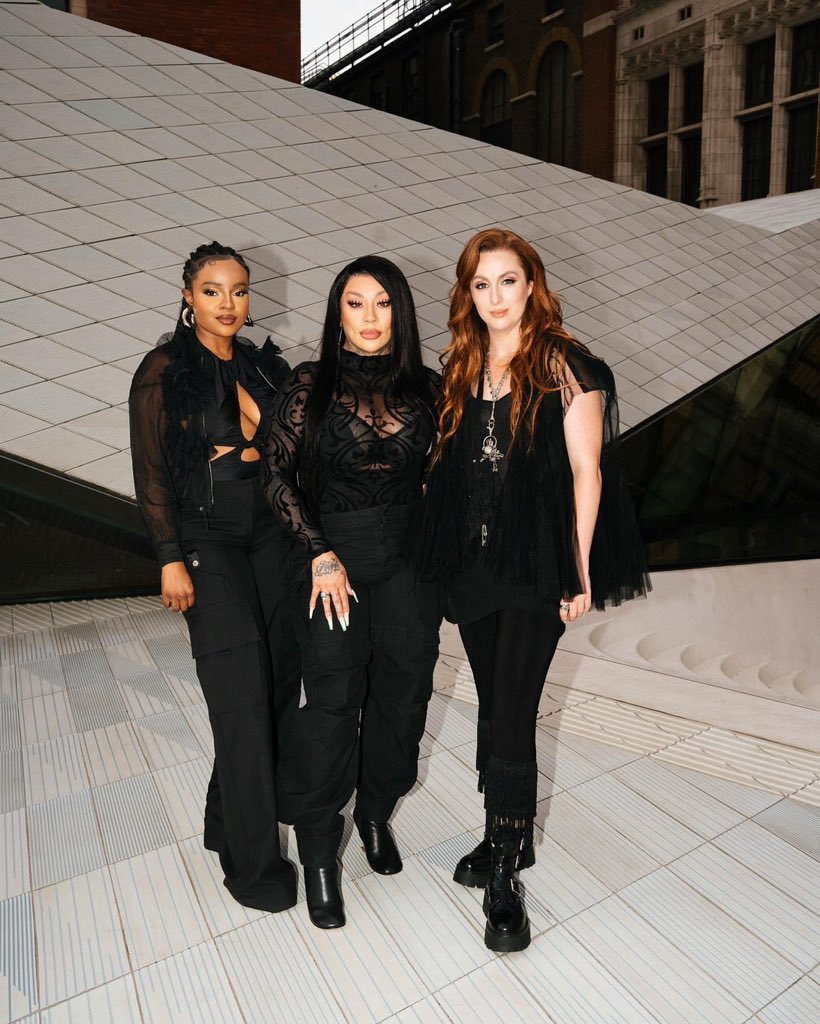 Rochcastleconce's tweet photo. Just two weeks to go before we welcome the @Sugababes on stage for the GRAND FINALE of this year's extraordinary Rochester Castle Concerts on Sunday 9th July! 🎵✨

Tickets &amp; VIP tickets are available from https://t.co/R8nNKqb2fw but hurry as this is selling fast! https://t.co/hGqkwQwlcv