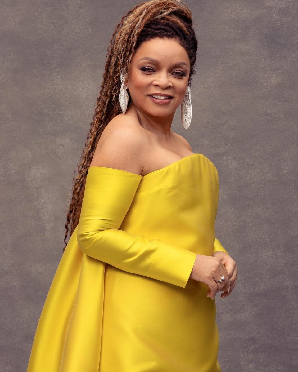 Coco_Miyoko's tweet photo. ๐ Ruth Carter is a legend in the industry. Her numerous accolades include two Academy Awards, a star on the Hollywood walk of fame, Costume Designers Guild Awards, Primetime Emmy Awards, etc. #RuthECarter #RuthCarter #costumedesign
Credit: therealruthecarter (IG) https://t.co/pT5QoNxMdV