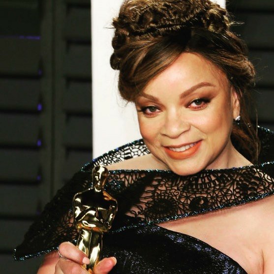 👑 Ruth Carter is a legend in the industry. Her numerous accolades include two Academy Awards, a star on the Hollywood walk of fame, Costume Designers Guild Awards, Primetime Emmy Awards, etc. #RuthECarter #RuthCarter #costumedesign

Credit: therealruthecarter (IG)