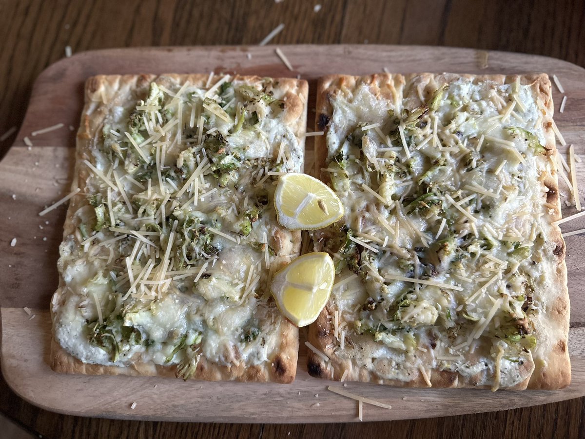 TheWren87's tweet image. #lunch 

Hot honey brussels &amp;amp; lemon ricotta flatbreads. 

#bombdiggity