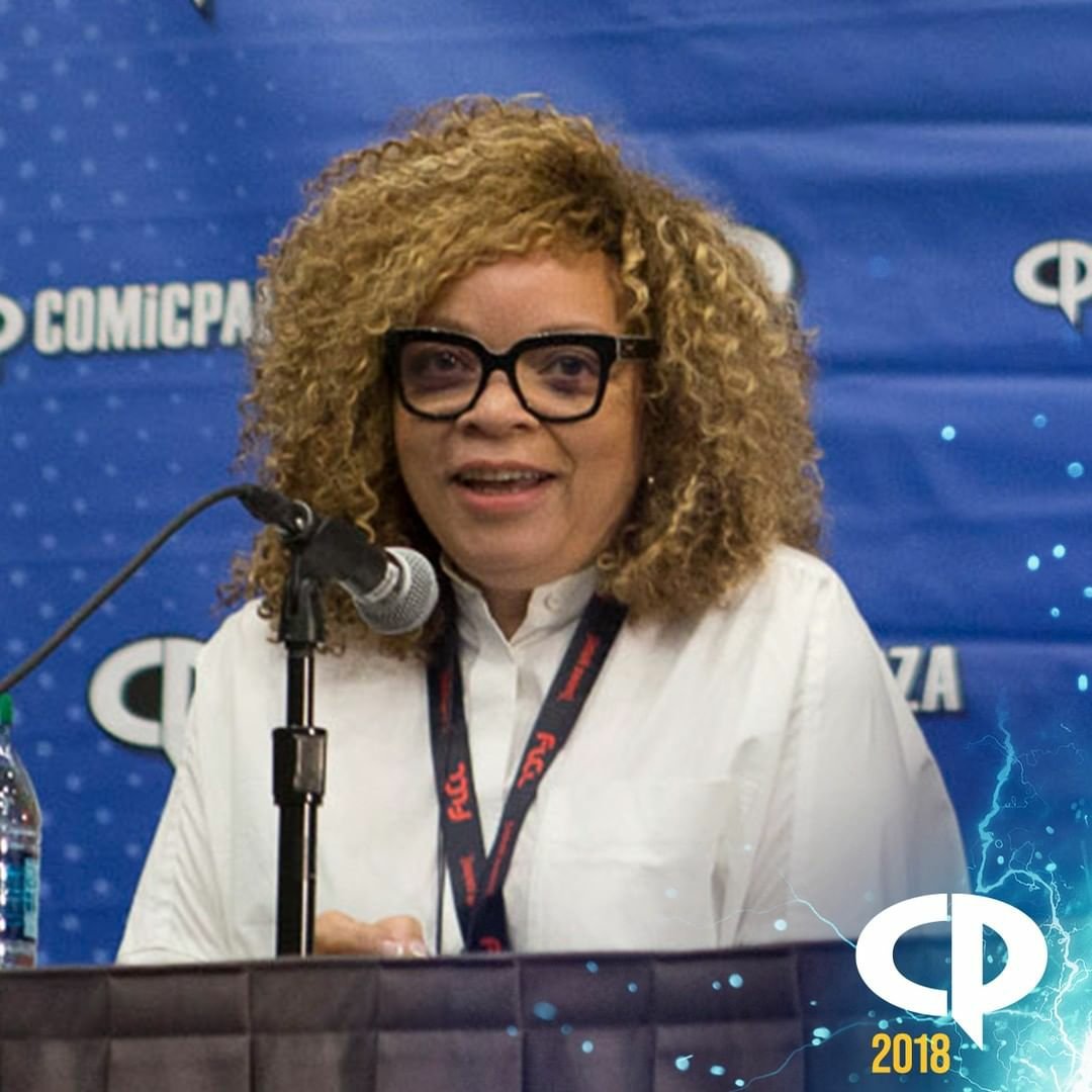 I met Ruth Carter a few years ago at a comic book convention. It was right before she went on for her panel. She was busy. However, she made time for me. I never forgot it. #costumedesign #RuthCarter

Credit: houstoncomicpalooza (IG)