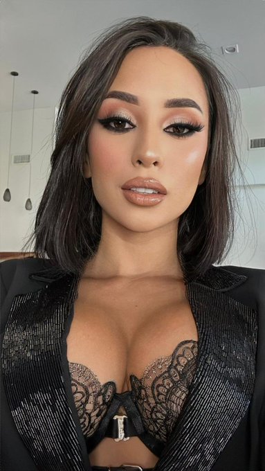 I feel so fancy https://t.co/3xvtK3FERr<a href="/tag/merrychristmas"class="tags"><span>#merrychristmas</span></a>