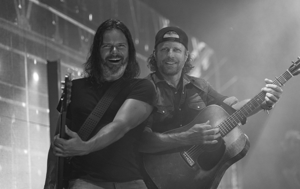 Dierks Bentley tweet media