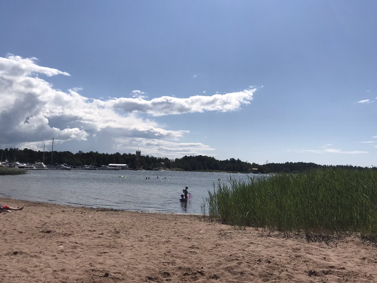ullamiettunen's tweet photo. En fin dag i grannstaden idag. Äntligen precis perfekt temperatur. #rauma #raumo #unescoheritage https://t.co/CNZq8L1pbB