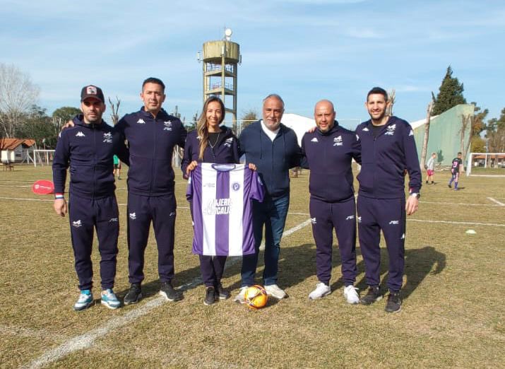 Hoy es un día de mucha alegría y satisfacción, presentamos al primer equipo de nuestra secretaría ,que participa del torneo de fútbol femenino de nuestro sindicato, con gran participación de compañeras, y delegadas. <a href="/CarlosPerezSEC/">Carlos Pérez</a> 

𝙈𝙪𝙟𝙚𝙧𝙚𝙨 𝙎𝙞𝙣𝙙𝙞𝙘𝙖𝙡𝙞𝙨𝙩𝙖𝙨 ✌️💜