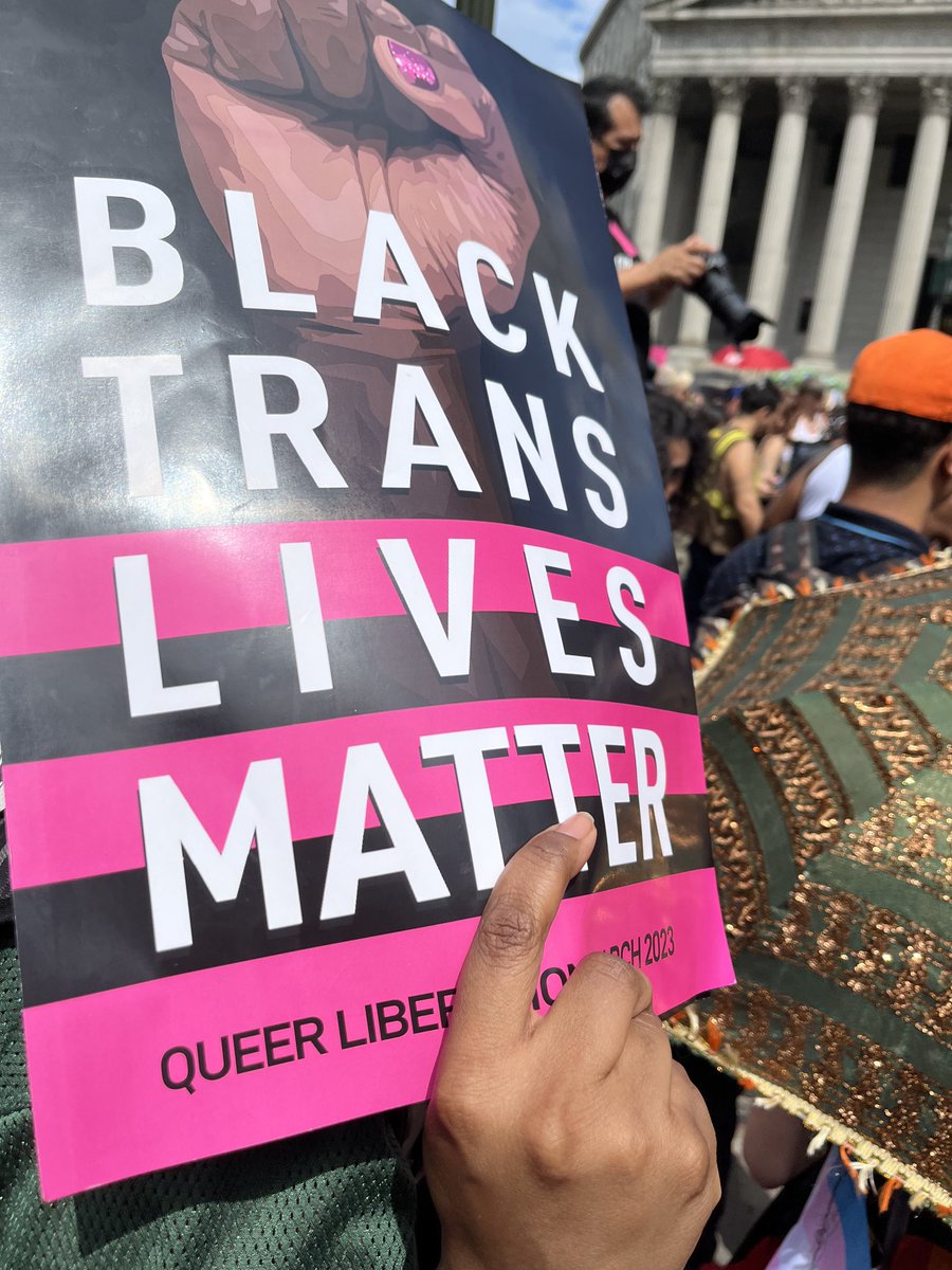 SChenHayes's tweet photo. @queermarch rally is done and we are headed to the streets ! ⁦@RanknFileAction⁩ ⁦@wrkrsstrikeback⁩ ⁦@SocialistAlt⁩ ⁦@PSC_CUNY⁩ ⁦@paulinepark⁩ ⁦⁦@SocialistNY⁩ ⁦@left_voice⁩ #QueersFightBack https://t.co/1OYlOrSaWy