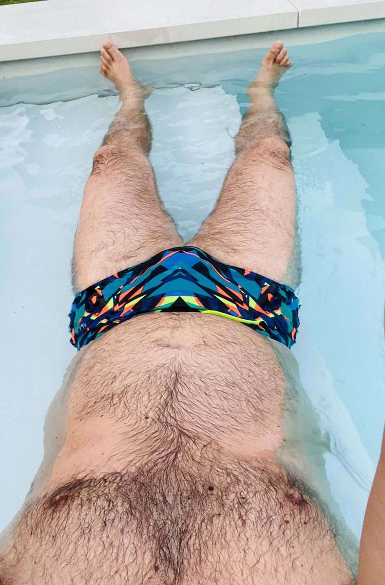MardecMd1700's tweet photo. Bulge and pool 
@maqueuecom @jerk_together31 @jerk_together17 @everydaybulge https://t.co/YT9kqPaTsr