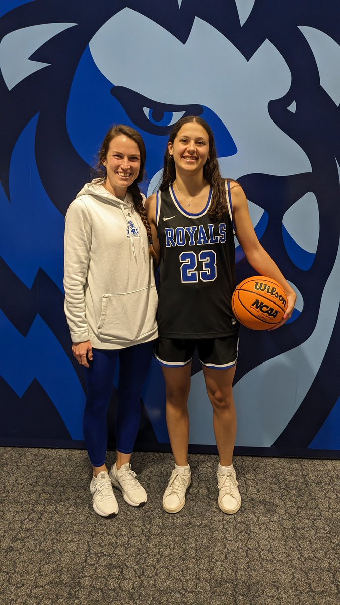 PorterClass2024's tweet photo. I am excited to announce that I have received my 1st 🏀 offer from EMU! 
Thank you Coach @JennyLoganPosey 
for hosting a campus visit.
@emu_wbb @EMU_Athletics 
#competetogether #bearoyal @GTS_Fusion @Jasmith1989 @UANextGHoops @_coach_noonan_  #NCAAWB #NCAAD3
#d3Hoops  #uanext https://t.co/Gd53nCDueH