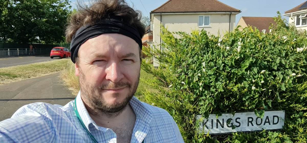 Very hot & bright in #WestDrayton this afternoon for my ward round. Plenty of issues incl. the usual fly-tipping and potholes but with several resident visits too. Damaged infrastructure, petitions and ASB concerns raised with me. #Hillingdon