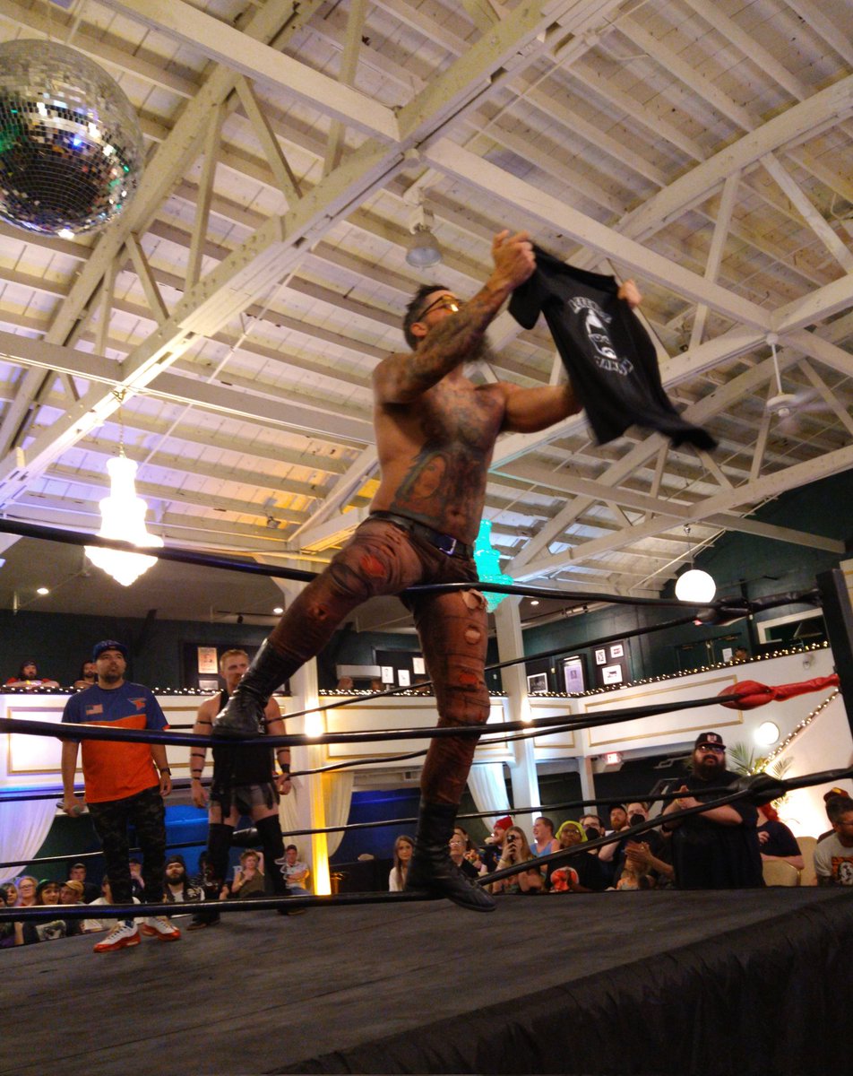 . @UnsanctionedPro 5th Anniversary show was incredible. So many great moments & a stuffed tiger. Can't wait for the next show. #UPAnniversary