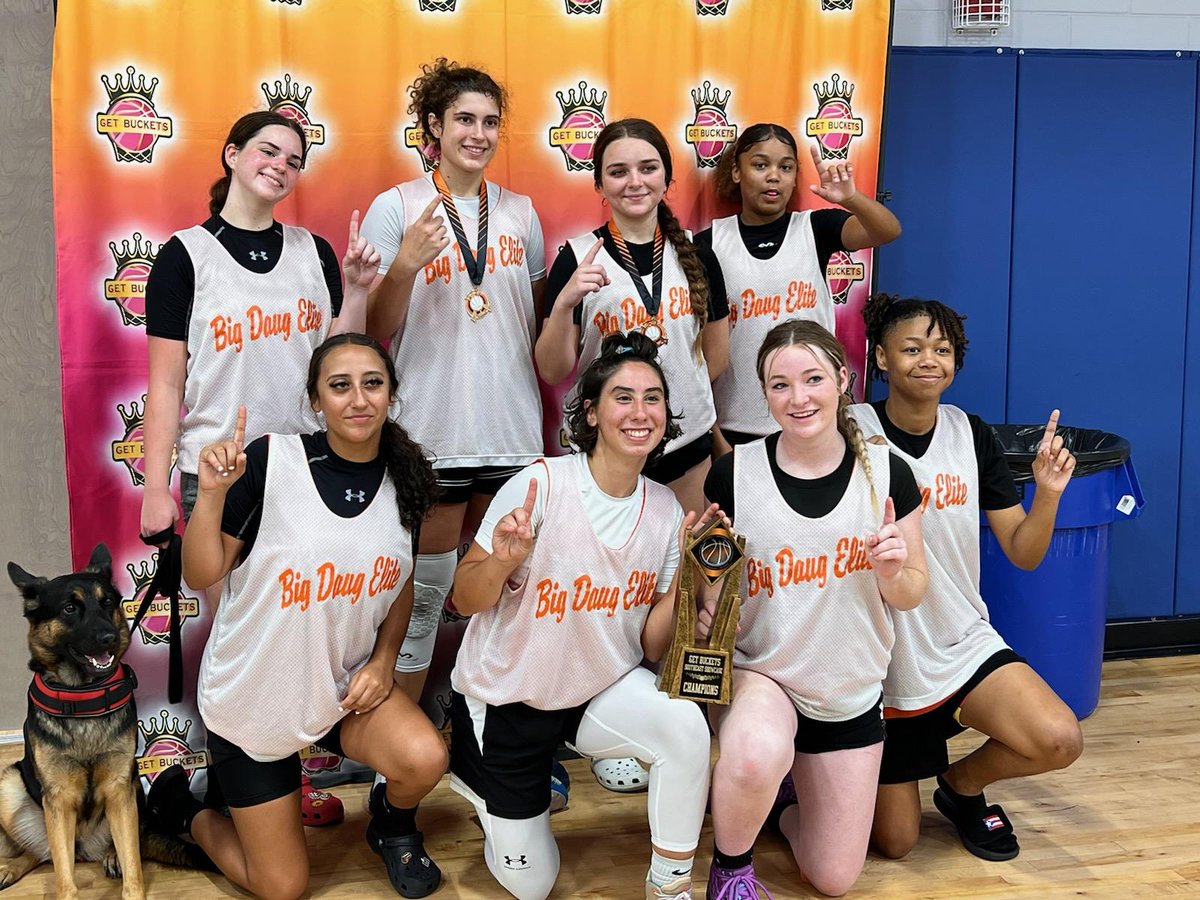 Bigdaugbball's tweet photo. 4-0 Big Daug Elite"Queen Ballerz take the Varsity HS Championship🏆at Get Buckets Showcase" Southeast Showcase". An Amazingly talented group that gave it everything and succeeded. Here are the Big 3 @AlexandraReuss2 13pts @Sydney_Martin33 24pts @MelissaCharlt19 16pts. Stay Tuned https://t.co/ddfm2HXqkb