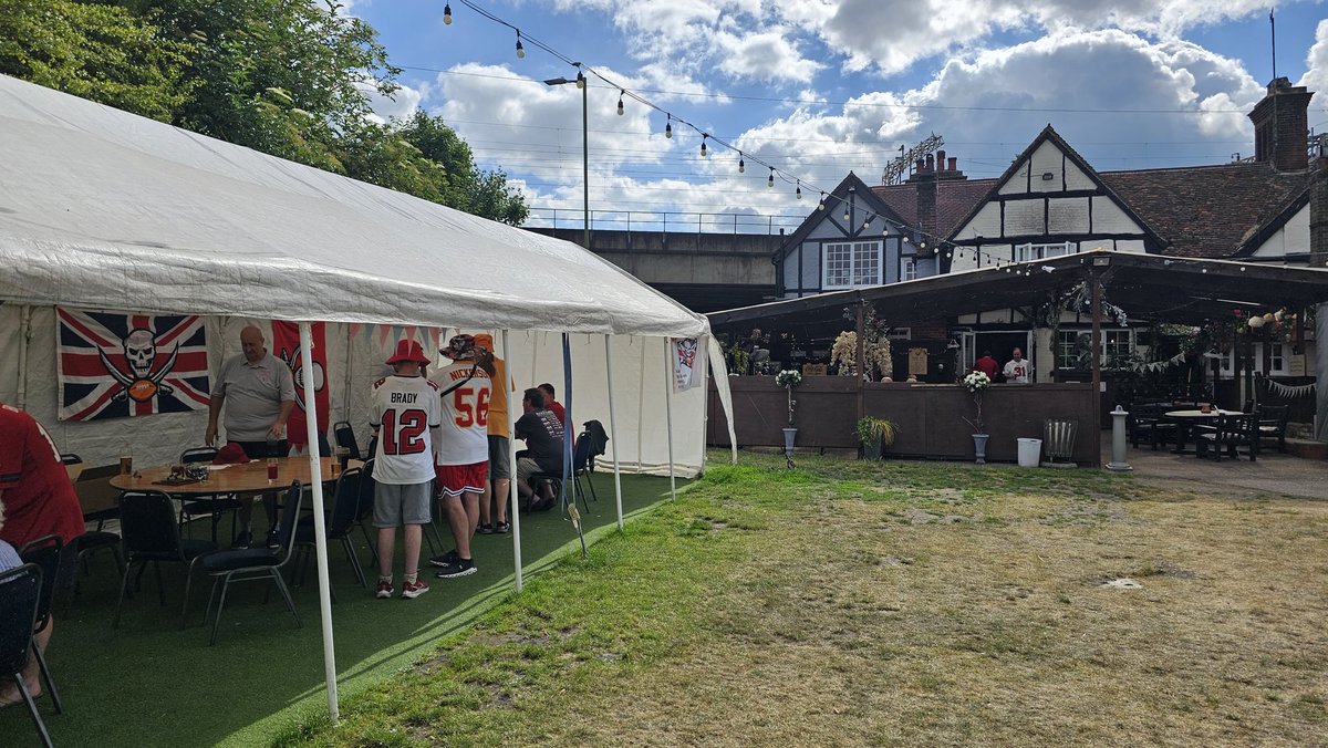BrummieBuc's tweet photo. Thanks to the @BucsUK for a great day yesterday. Even @psmith0211 was wearing Bucs gear! @DavidCambridge @planneroftowns and Phil - we appreciate all you do for us and can't wait for all the fun events ahead! https://t.co/37IlxGe0c4