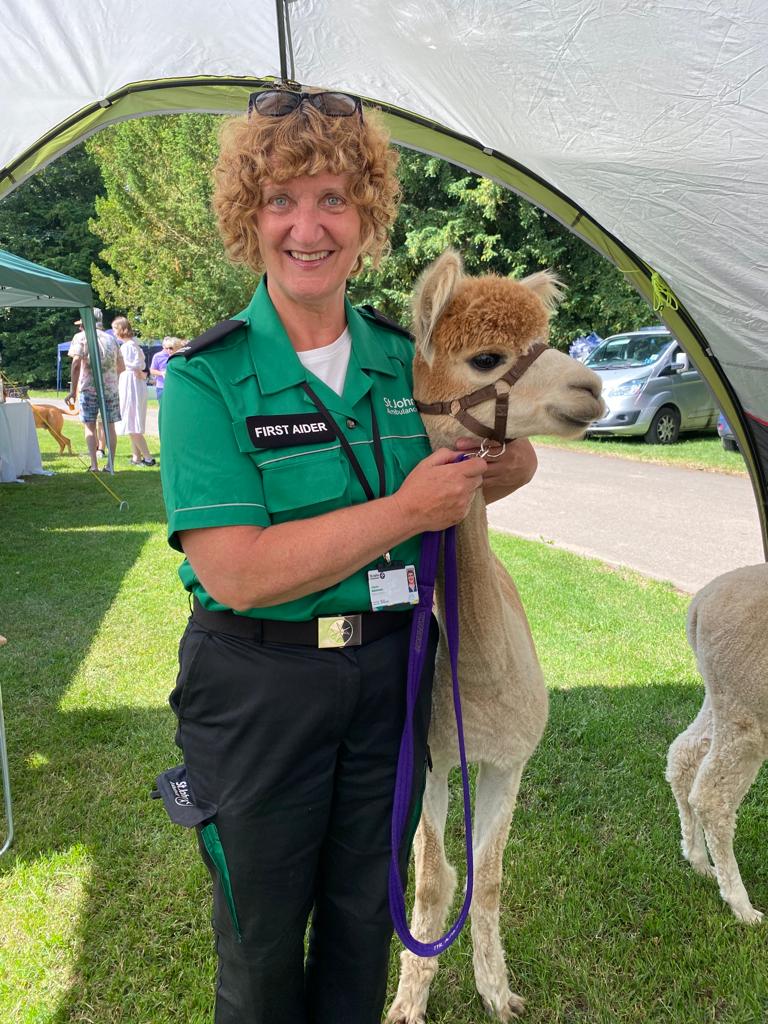 StJohnRugbyASU's tweet photo. We've had a team out today at a village fete near #Rugby and a team out on Friday at the circus in #Rugby! As you can tell, getting uniform for our new member might be tricky! #FirstAid #volunteering #MySJAday #AnyHelpGratefullyReceived @sjacovwarks @stjohnambulance https://t.co/iyKBT7zPA4