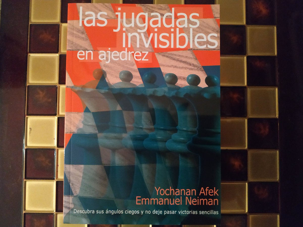 capakhine's tweet photo. 📚 RETO 365 LIBROS de AJEDREZ #32

"Las jugadas invisibles en ajedrez" de Afek y Neiman

Siempre es bueno descubrir obras que tienen un planteamiento novedoso, como mi recomendación del día de hoy. 

Los autores tratan de responder a una pregunta: ¿por qué hay jugadas que sencillamente no vemos? Nos pasa a todos. Movimientos que ni se asoman a nuestra cabeza. Y no es cuestión de nivel ajedrecístico puro y duro, sino que pueden existir otras cuestiones que los autores exploran.

Muy interesante. No es para principiantes, pero creo que ajedrecistas de nivel medio y avanzado le sacarán partido.

#365librosdeajedrez
